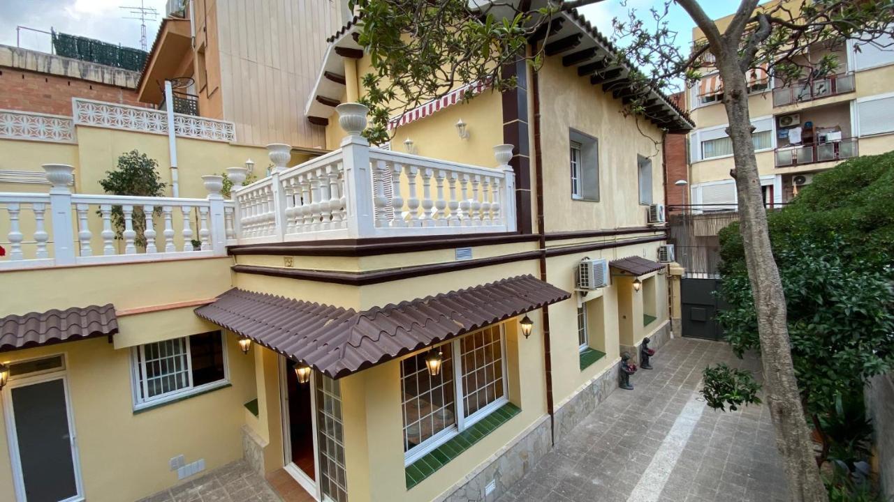 Casa Flores Del Mediterraneo Badalona Exterior photo