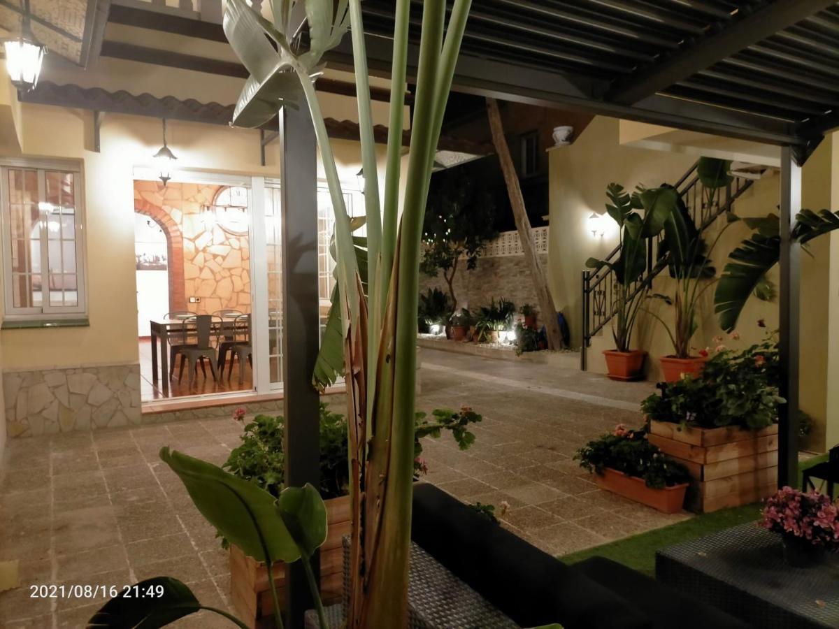 Casa Flores Del Mediterraneo Badalona Exterior photo