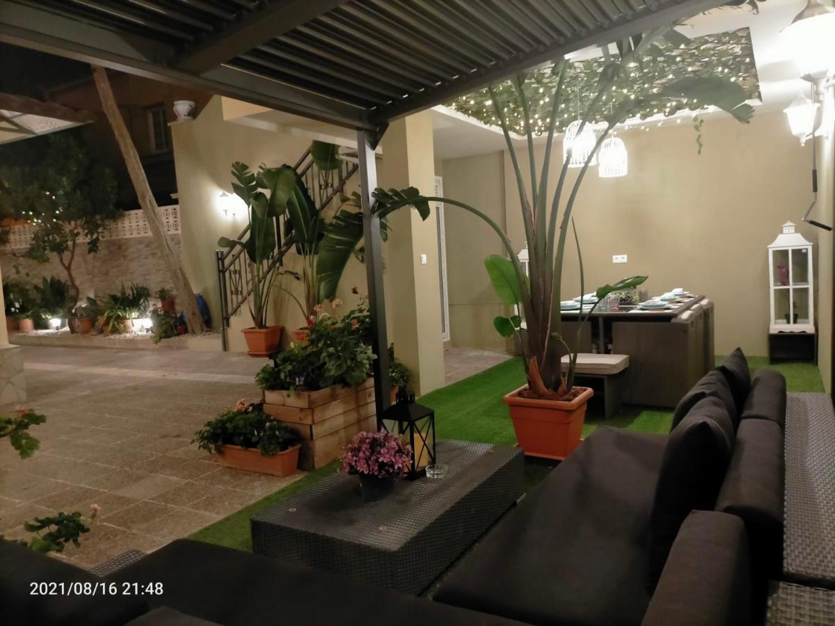 Casa Flores Del Mediterraneo Badalona Exterior photo